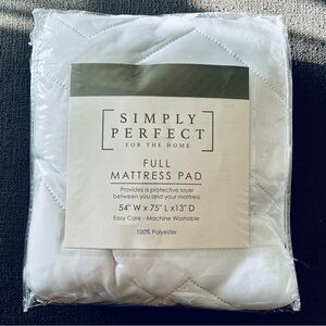Full Mattress Pad in White